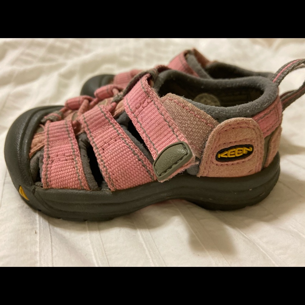Keen sandal toddler size 5